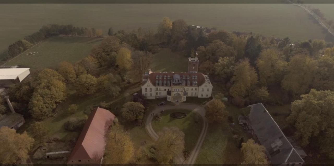 Schloss Lelkendorf Apartment Ulrichshusen Maisonette Fewo Mecklenburger Seenplatte Mit Dachterrasse Naehe Ostsee Eksteriør billede